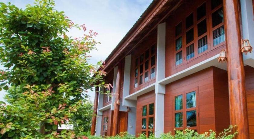 Huan Aumpron Resort Пхрэ Экстерьер фото